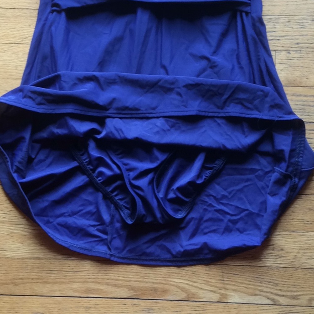 Lands End one piece - Picture 2 of 5